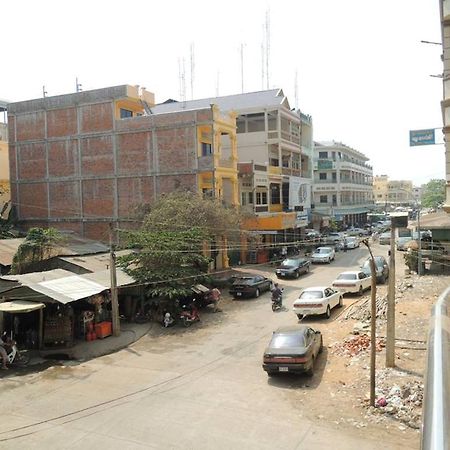 Shang Hai Guesthouse Battambang Exterior photo
