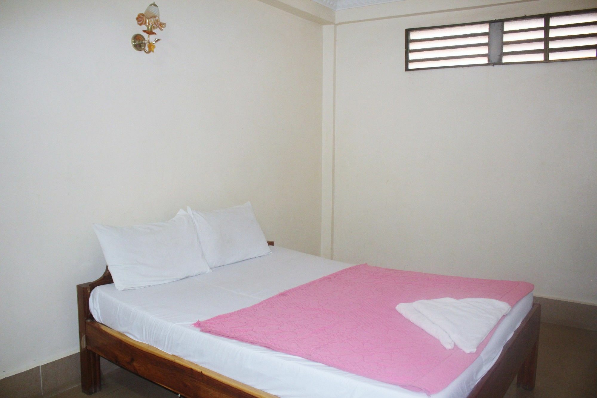 Shang Hai Guesthouse Battambang Exterior photo