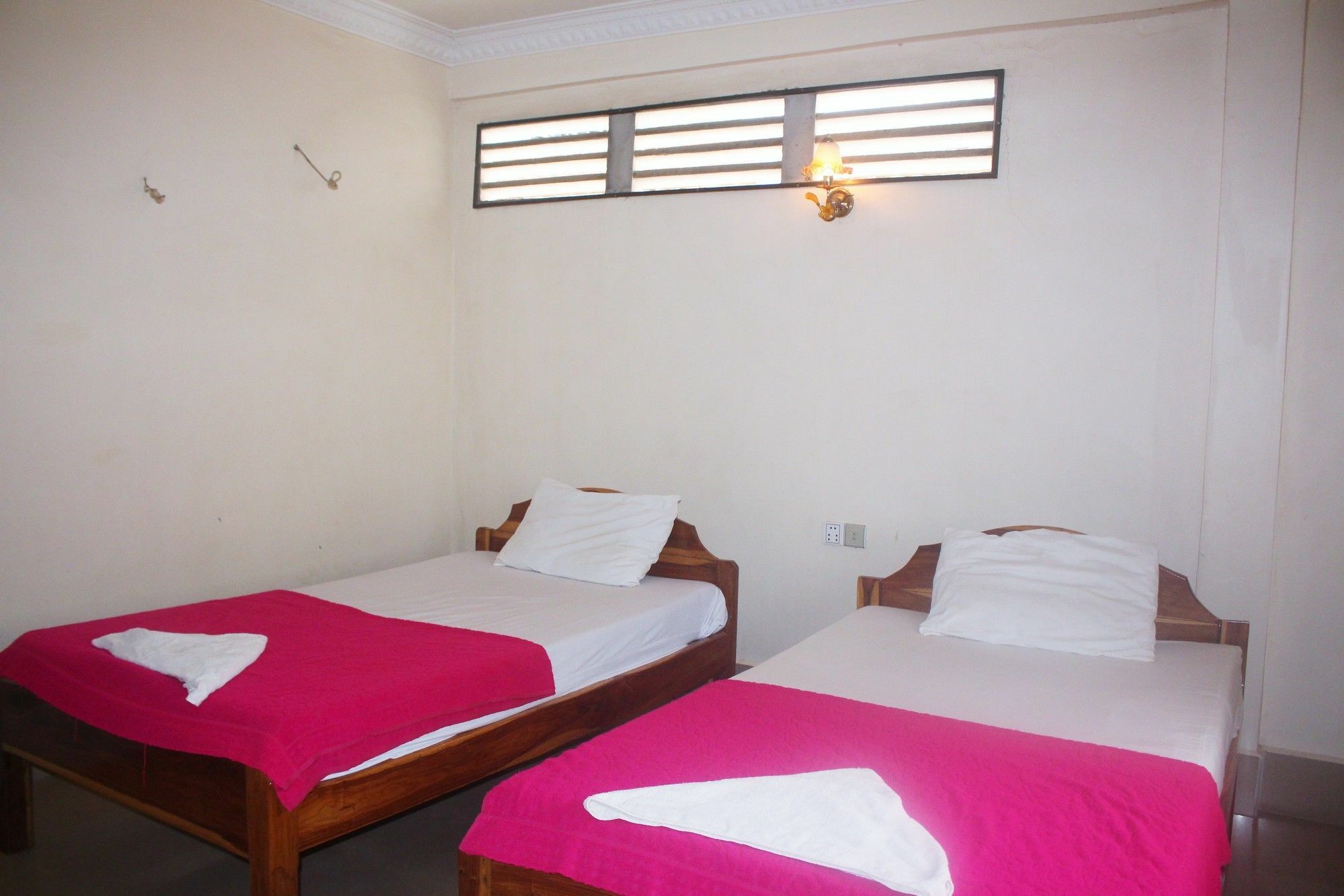 Shang Hai Guesthouse Battambang Exterior photo